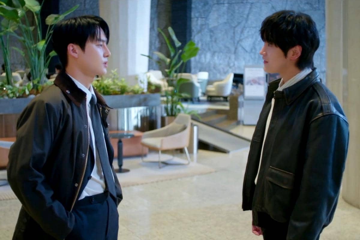 Cuplikan adegan drama Korea Spooky in Love produksi tvN yang menampilkan salah satu momen dalam cerita.