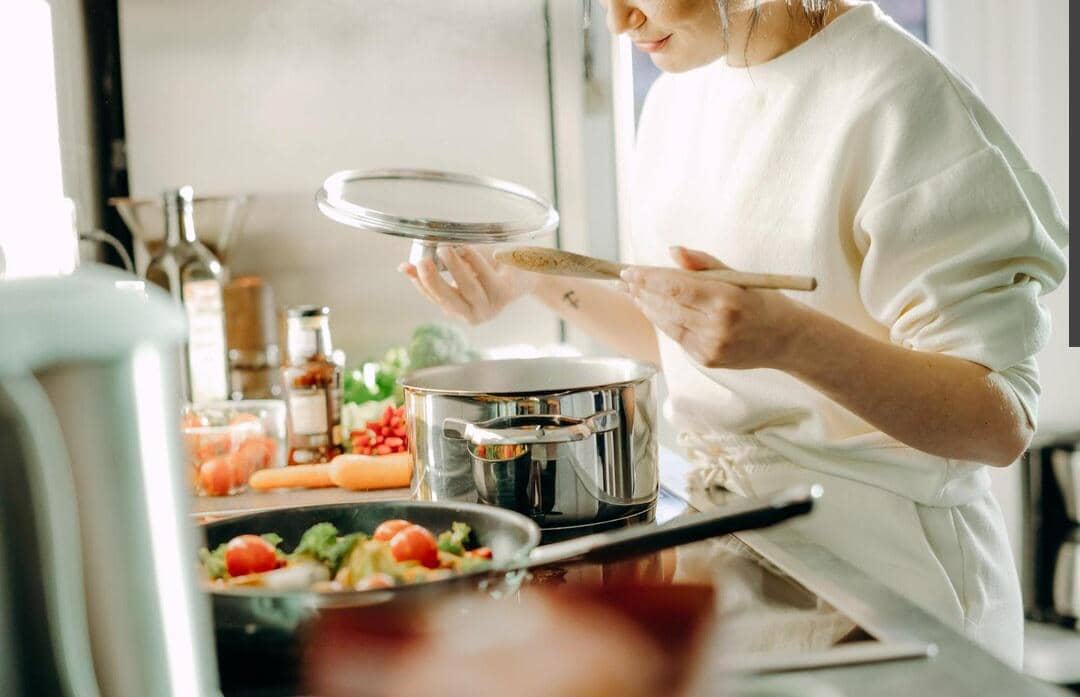 Potret memasak sup