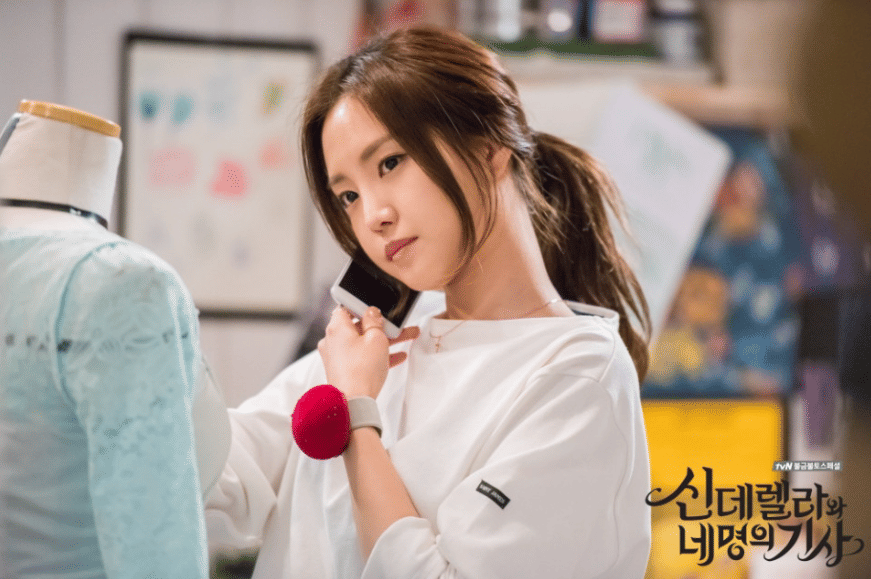 Son Na Eun di drama Cinderella and the Four Knights