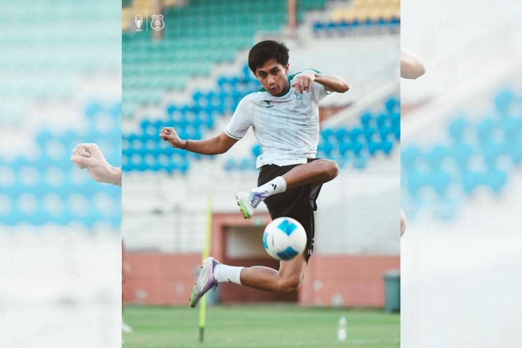 Bek tengah asal Makassar, Sulthan Zaky, dalam sesi latihan bersama PSMS.