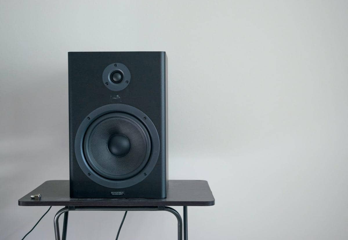 ilustrasi speaker