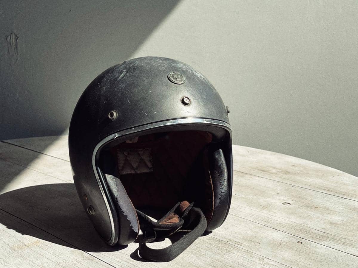 ilustrasi helm