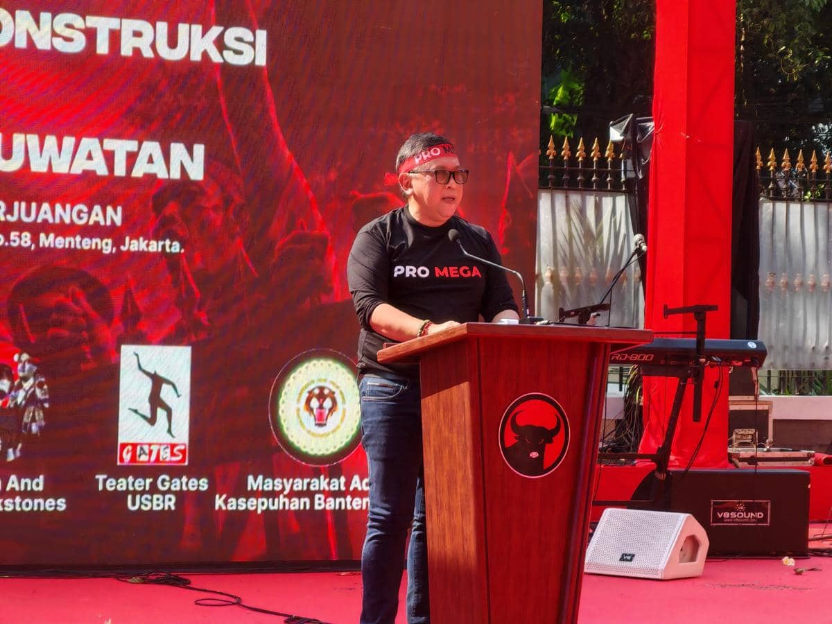 Hasto Bandingkan Penanganan Febrie dengan Terduga Pencuri Ayam di Bali