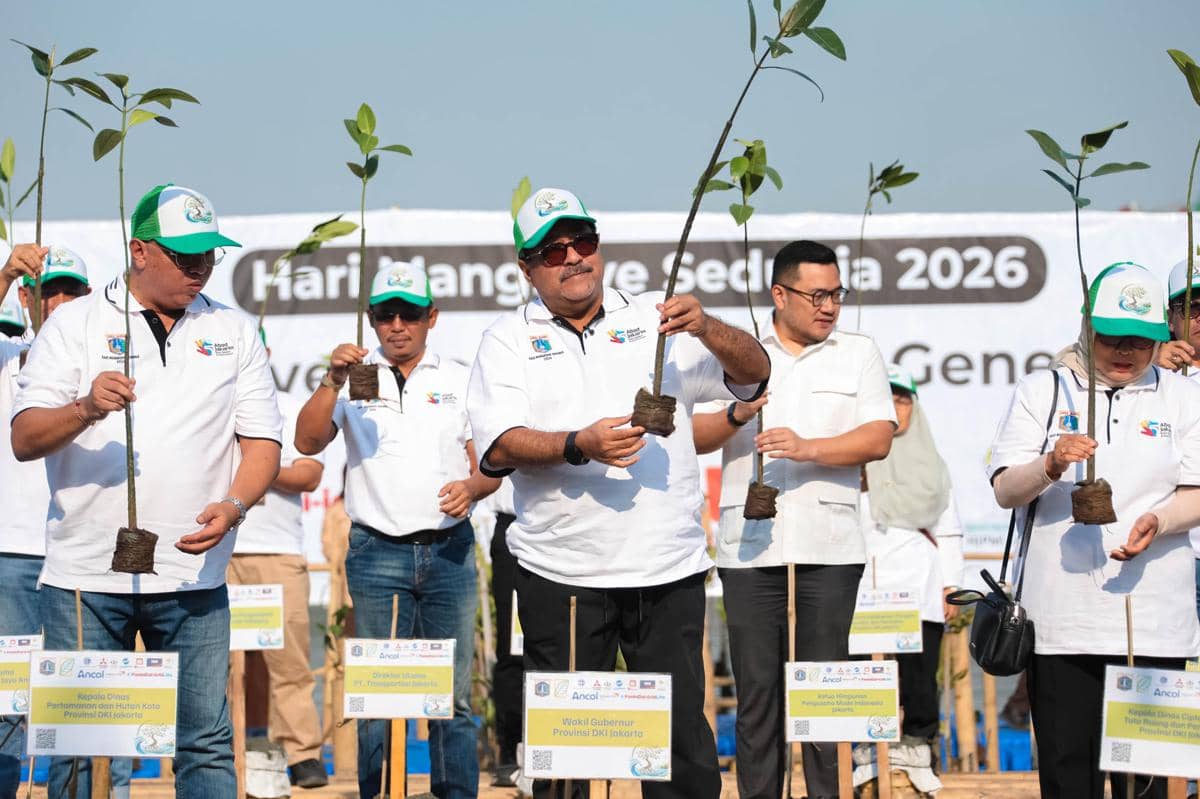 Perkuat Fungsi Ekologis, Pemprov DKI Jakarta Tanam 24.310 Bibit Mangrove