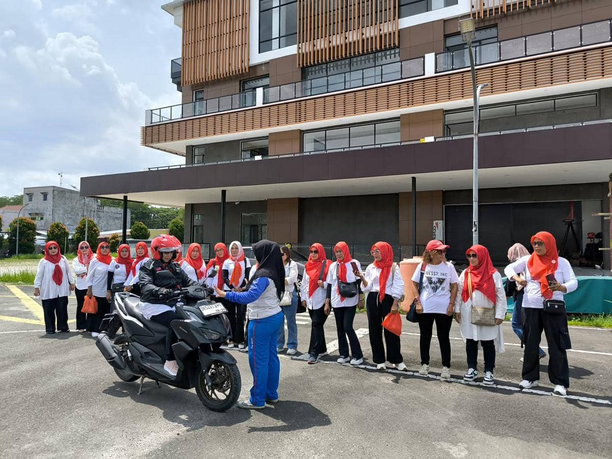 Tak Sekadar Aktif Berolahraga, Ibu-ibu Siap Jadi Pelopor Cari Aman 
