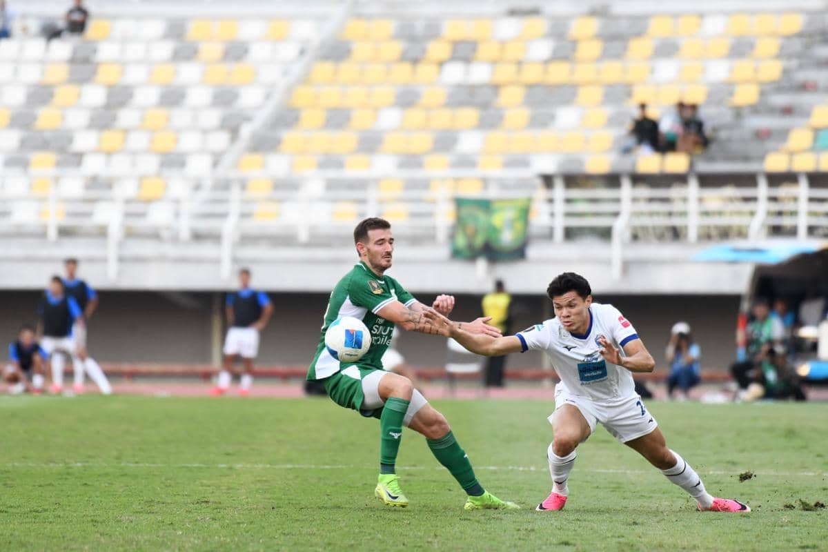 Duel PSMS kontra Port FC pada laga pembuka Piala Presiden 2026 di Stadion Gelora Bung Tomo, Surabaya, Minggu (26/7/2026) (dok.PSMS)