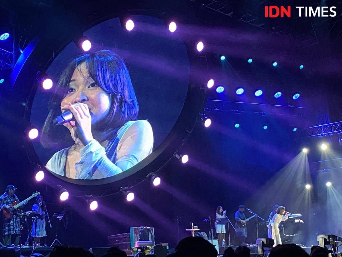 Momen Ikonik di Showcase Semoga Hanya di Mimpi, Bernadya Bergaya Y2K