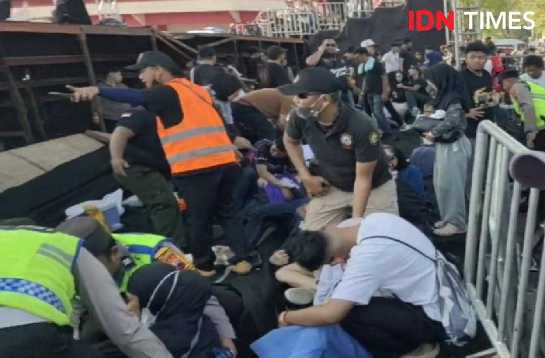 Tribun GOR Satria Ambruk Diduga Tak Kuat Menahan Beban, 58 Orang Luka