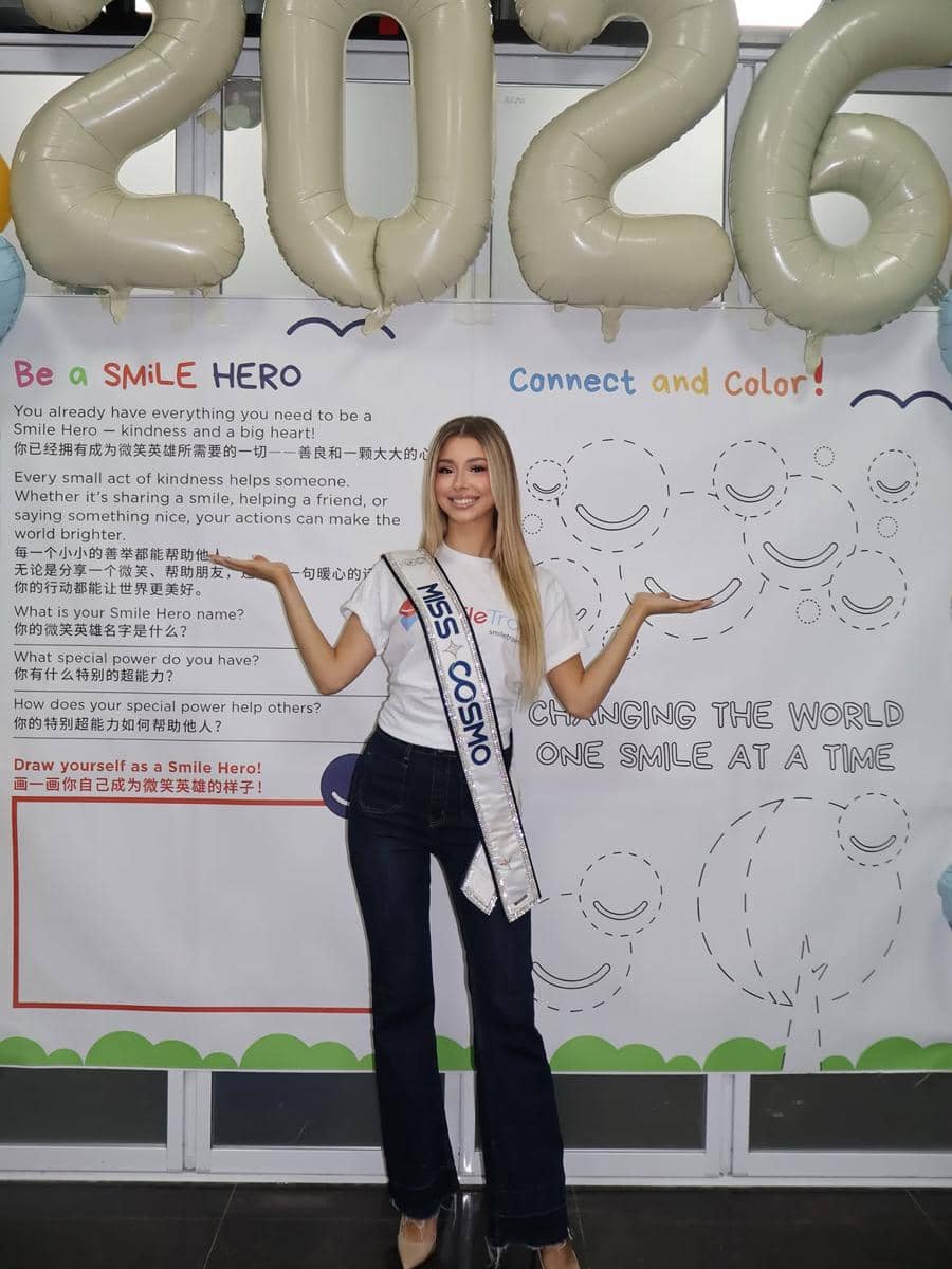 Potret Miss Cosmo 2025 Bertugas di China