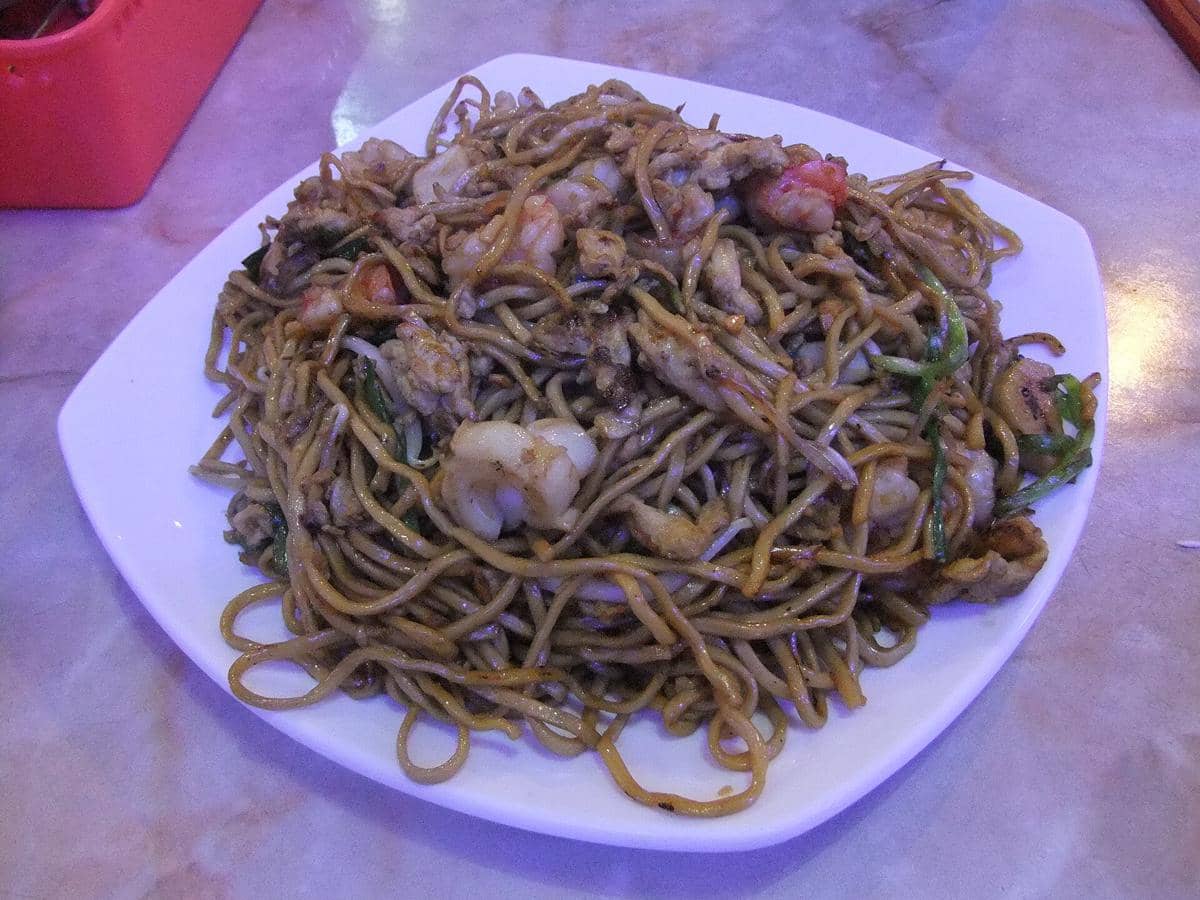 ilustrasi mi goreng seafood