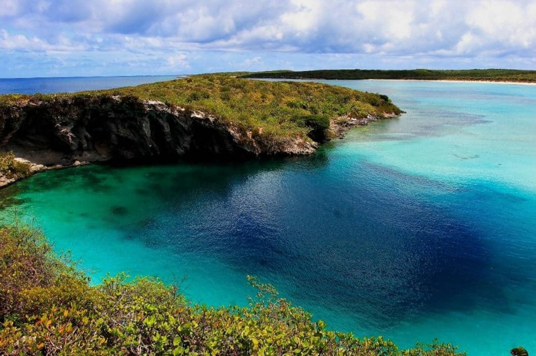 potret Dean's Blue Hole