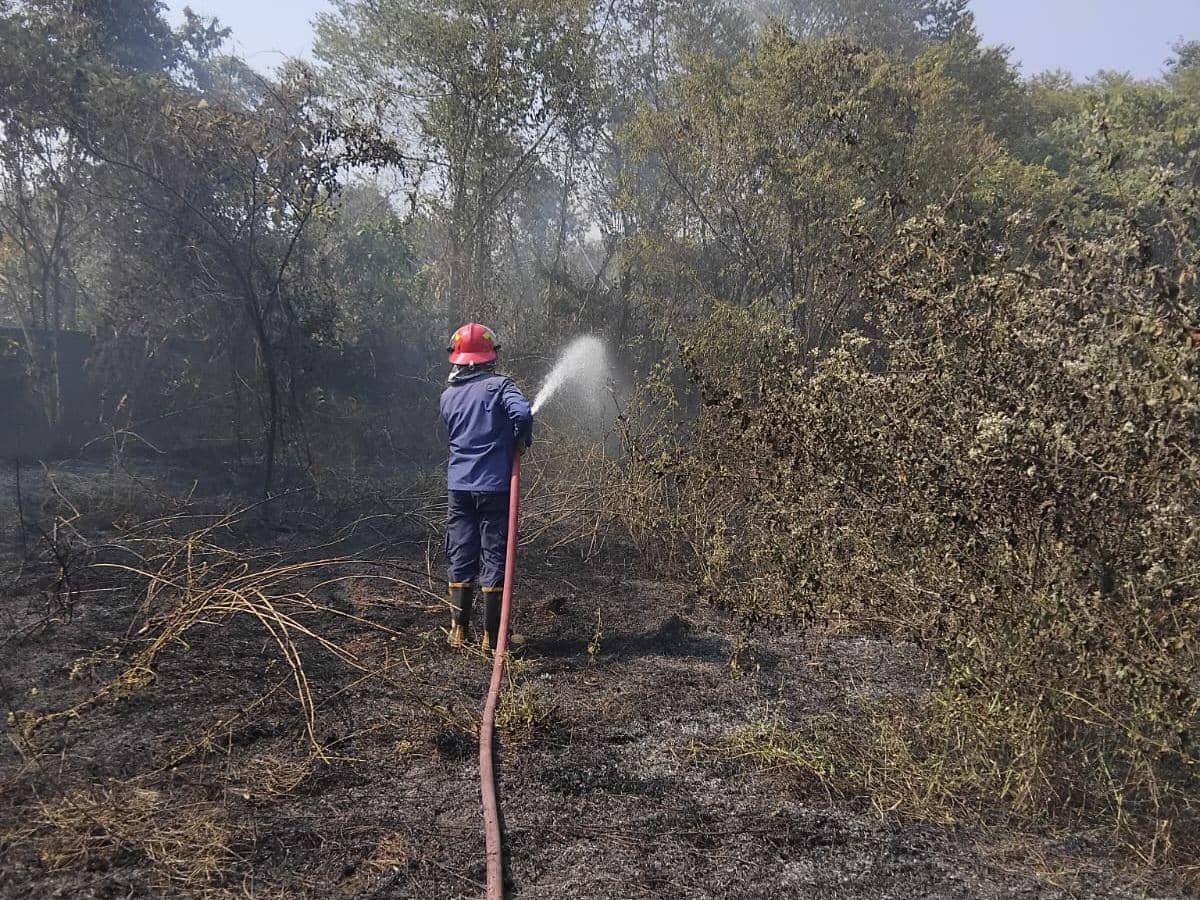 BPBD Kabupaten Tangerang memadamkan kebakaran