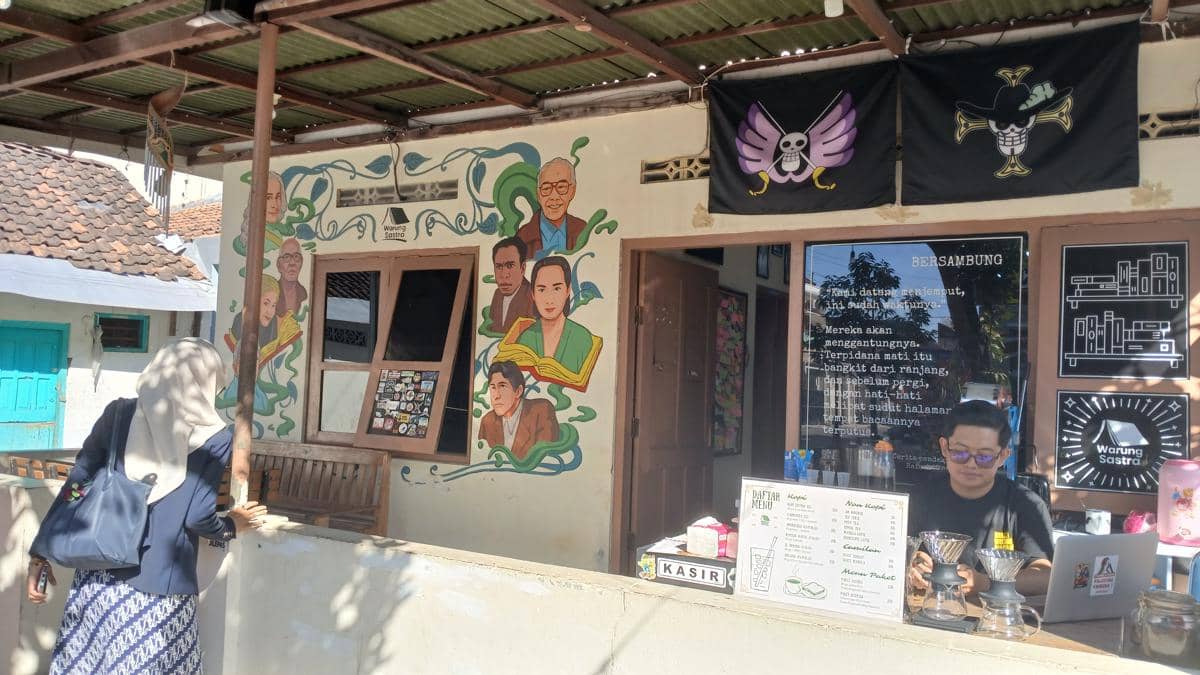 Warung Sastra Jogja, Toko Buku Indie yang Punya Menu Bubur Manado