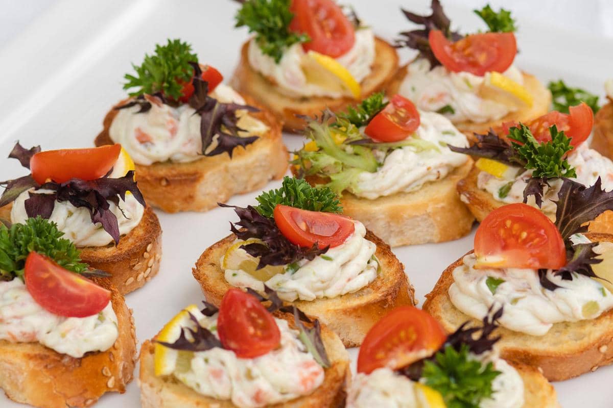 5 Varian Canapé Rumahan dari Roti dan Biskuit, Mudah Dibuat