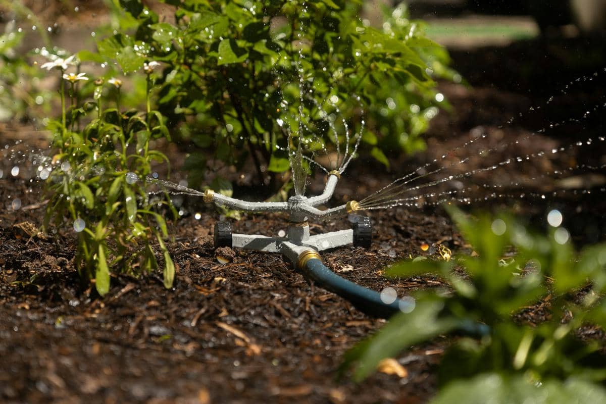 3 Rekomendasi Produk Smart Watering untuk Penyiraman Tanaman Otomatis