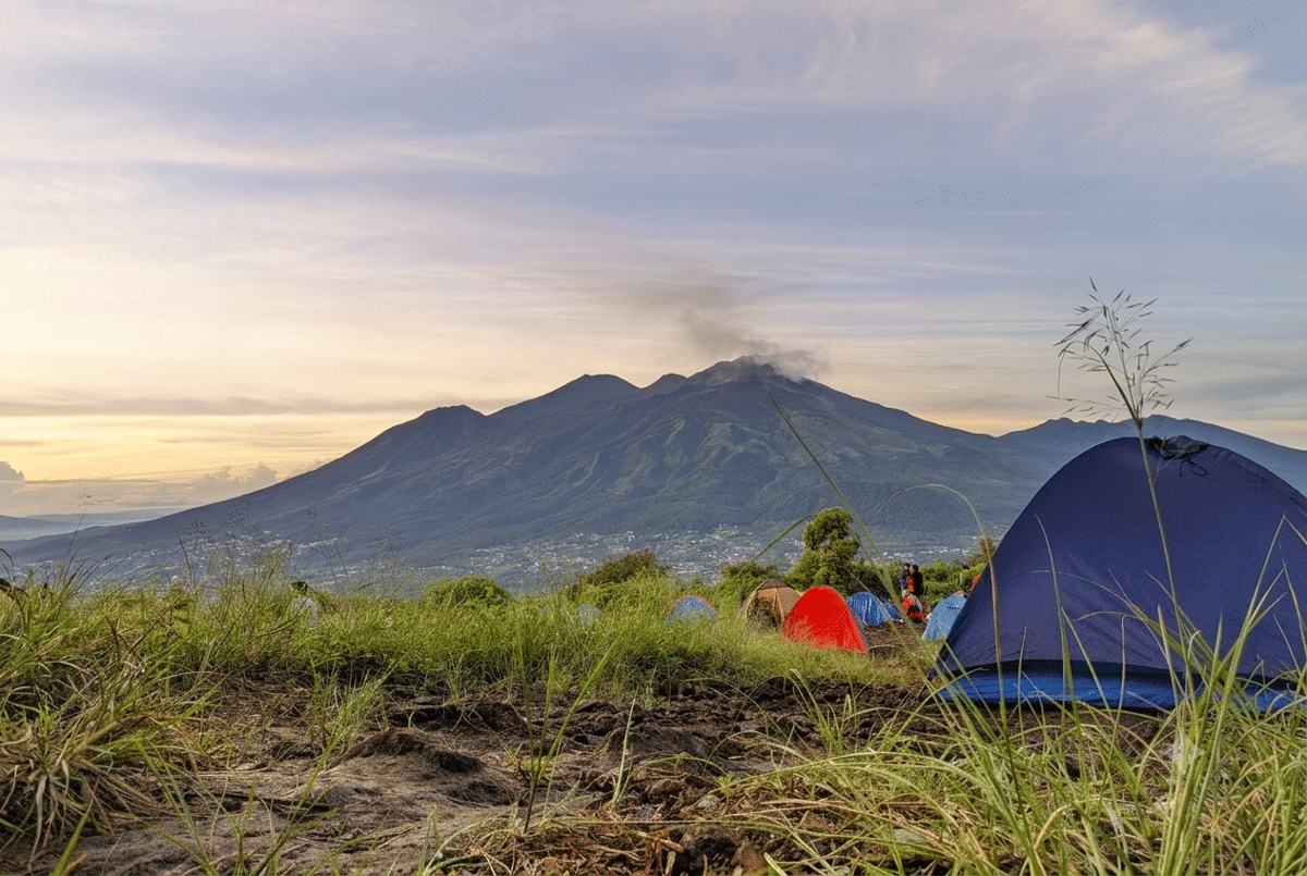 10 Fakta Gunung Penanggungan, Gunung Suci Jelmaan Mahameru! 