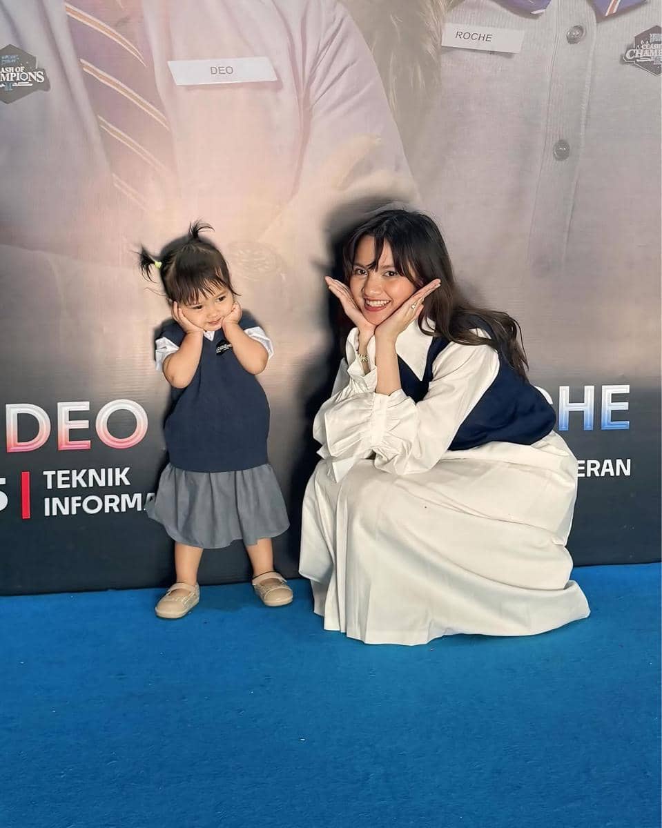 inspirasi OOTD ibu dan anak ala Sabrina Anggraini 