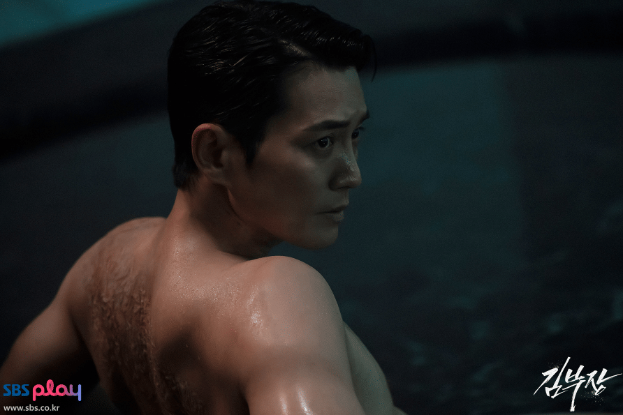 Joo Sang Wook di drama Agent Kim Reactivated