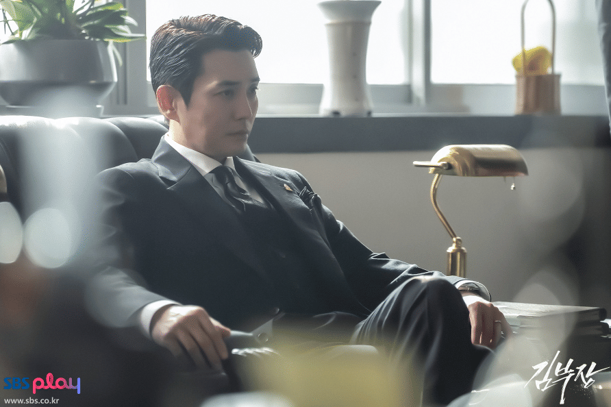 Joo Sang Wook di drama Agent Kim Reactivated