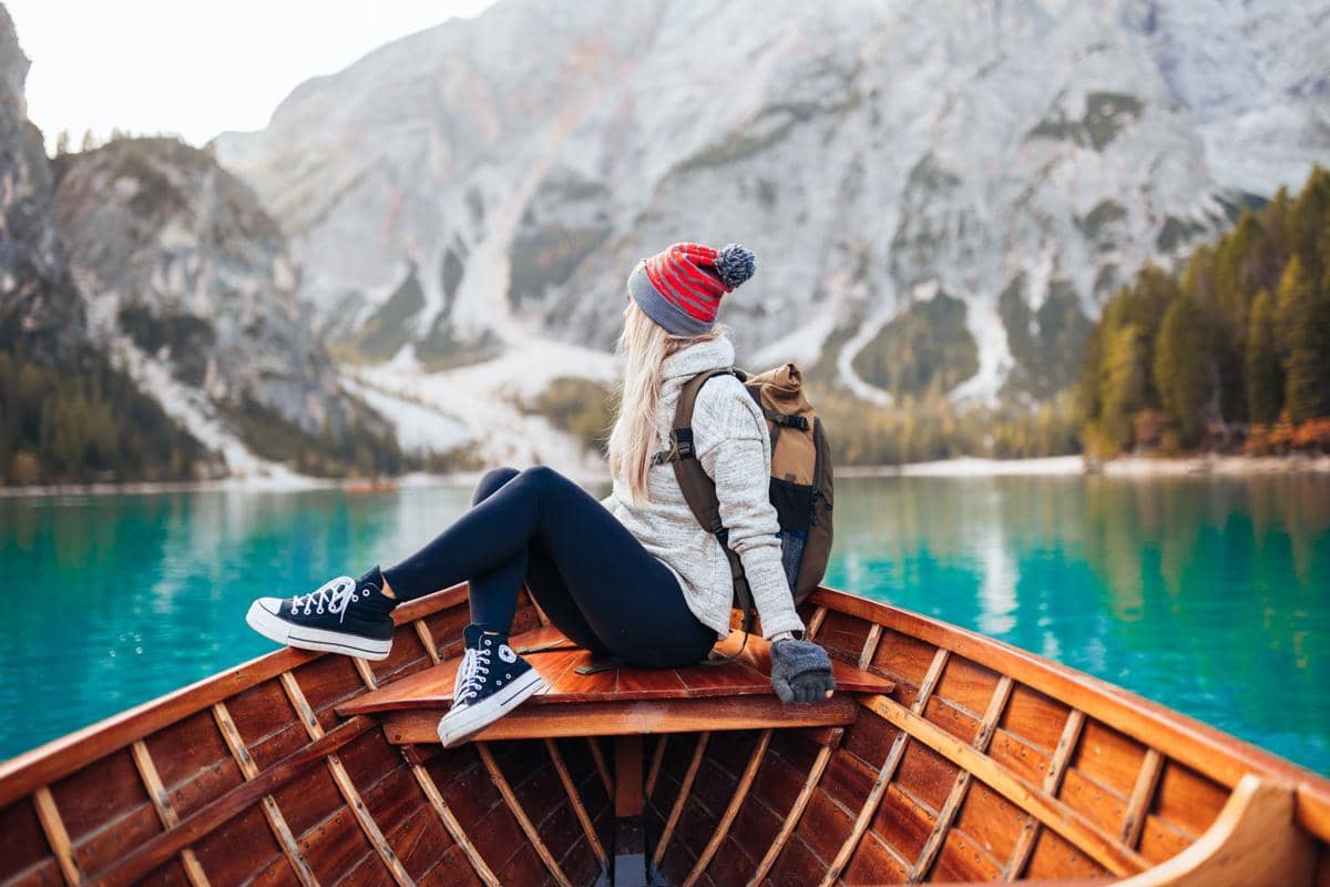 5 Tips Liburan ke Luar Negeri saat Peak Season, Tetap Nyaman dan Hemat