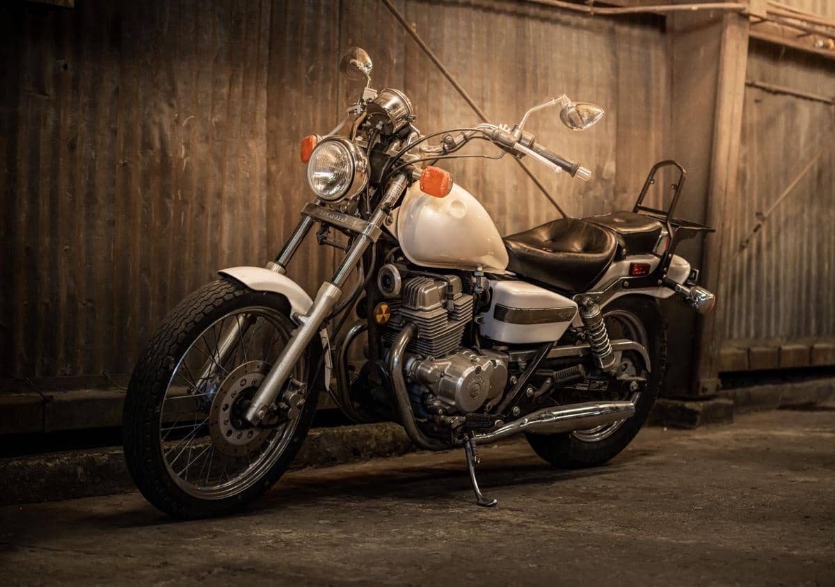 ilustrasi motor retro