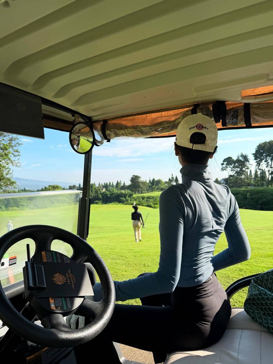 Anya Geraldine main golf di Sukabumi