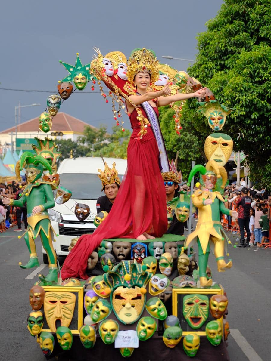 potret Puteri Indonesia di hari ketiga Jember Fashion Carnaval 2026 