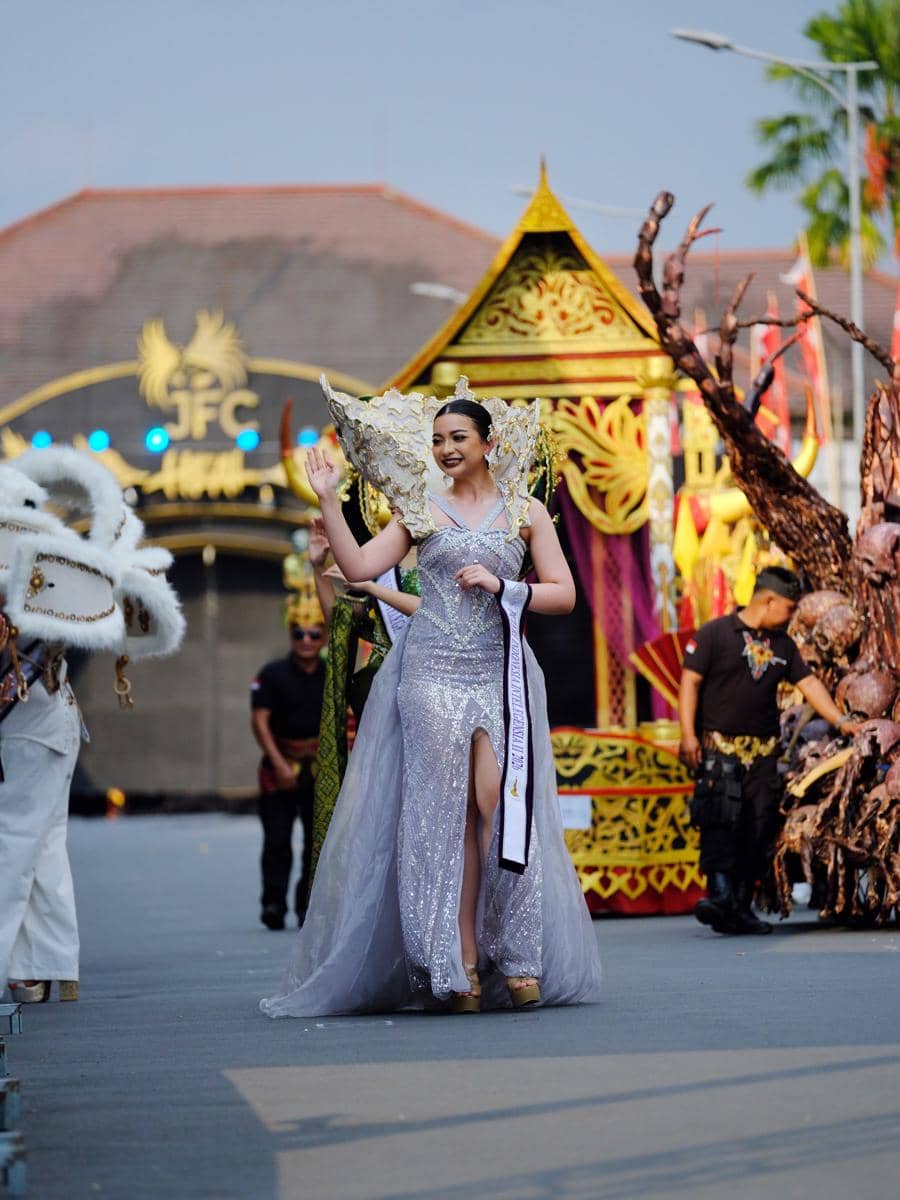 potret Puteri Indonesia di hari ketiga Jember Fashion Carnaval 2026