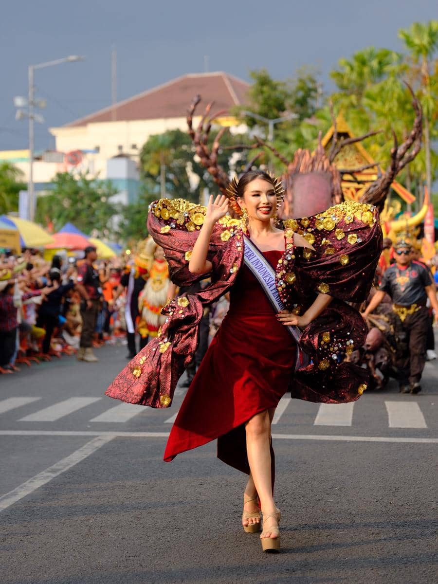 potret Puteri Indonesia di hari ketiga Jember Fashion Carnaval 2026