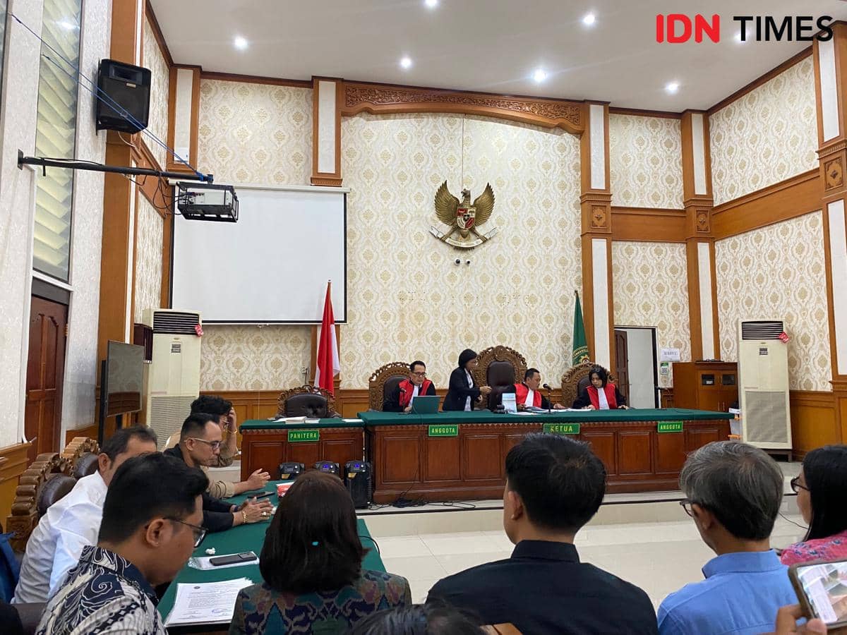 Sidang Perdana Gugatan Warga Bali, Pemerintah Pusat dan DPRD Tak Hadir