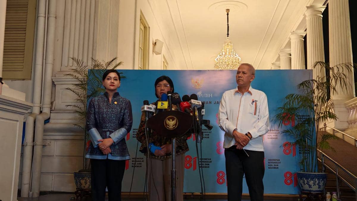Pejabat Gubernur Sementara (PGS) Destry Damayanti (tengah) (IDN Times/Ilman Nafi'an)