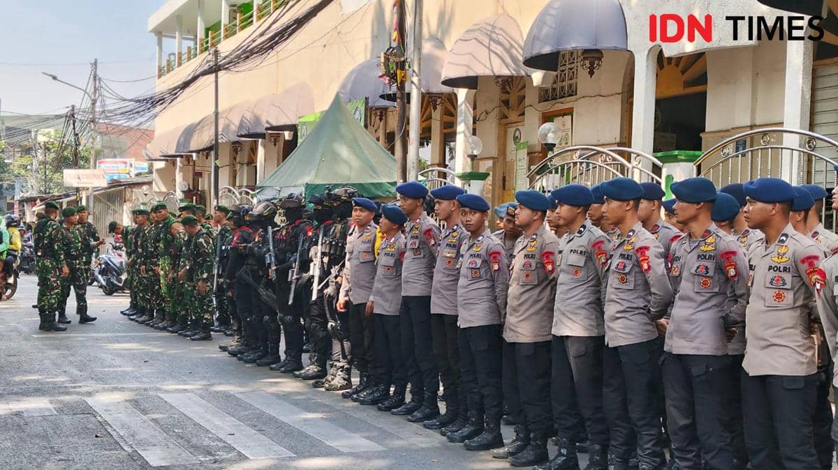 TNI-Polri Apel Siaga Pascabentrok Tambak Matraman, Bawa Gas Air Mata