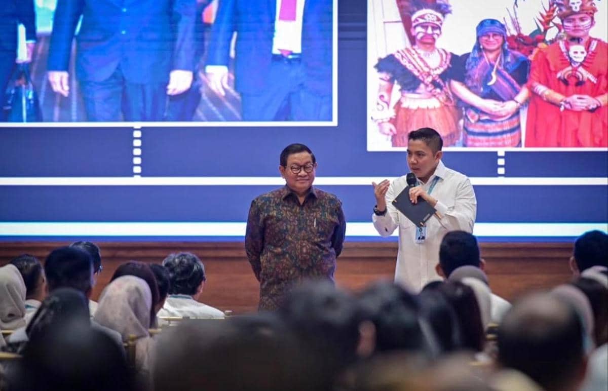 Gubernur DKI Jakarta, Pramono Anung, menemui Sekretaris Kabinet , Teddy Indra Wijaya. 