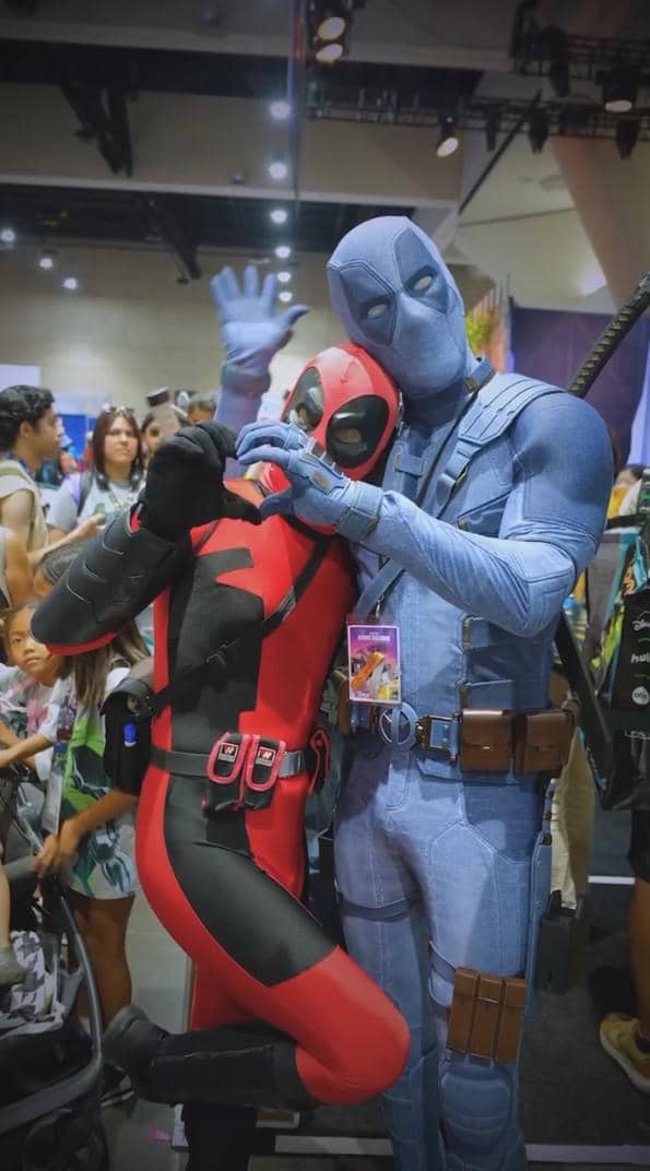 Ryan Reynolds menyamar sebagai Deadpool saat menghadiri San Diego Comic-Con 2026, seperti dibagikan di Instagram.