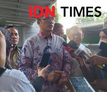 Kuasa Hukum eks Jampidsus Febrie Adriansyah, Febri Diansyah usai menjenguk kliennya di Rutan KPK, Jakarta Selatan, Senin (27/7/2026)