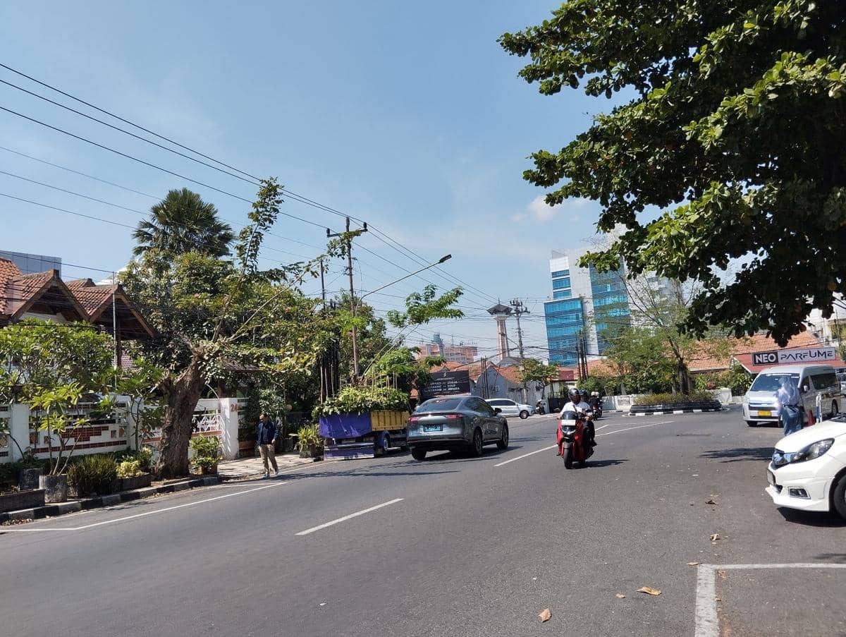 Pertolongan Pertama yang Benar saat Mata Kelilipan Debu di Jalan Raya, Jangan Dikucek!