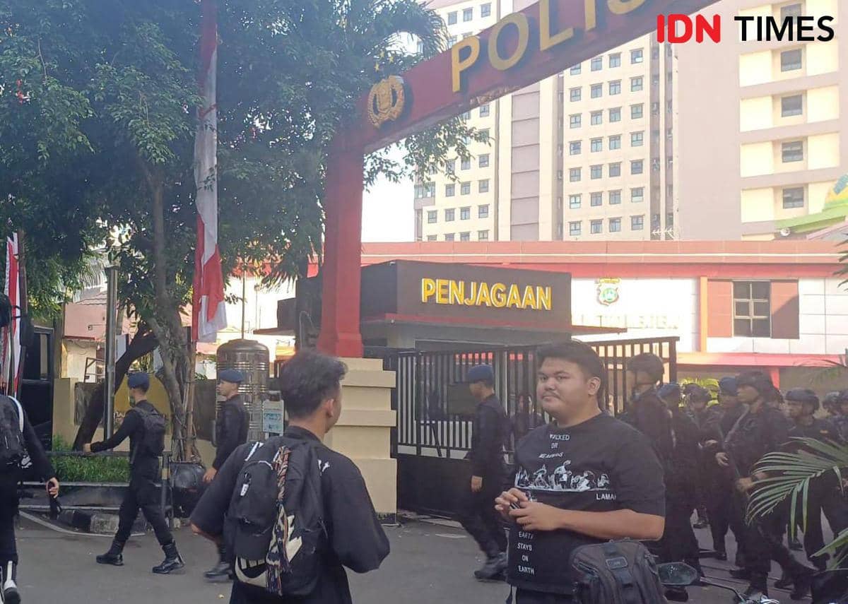 Polsek Menteng Dijaga TNI dan Polisi Pasca-bentrok di Tambak Matraman
