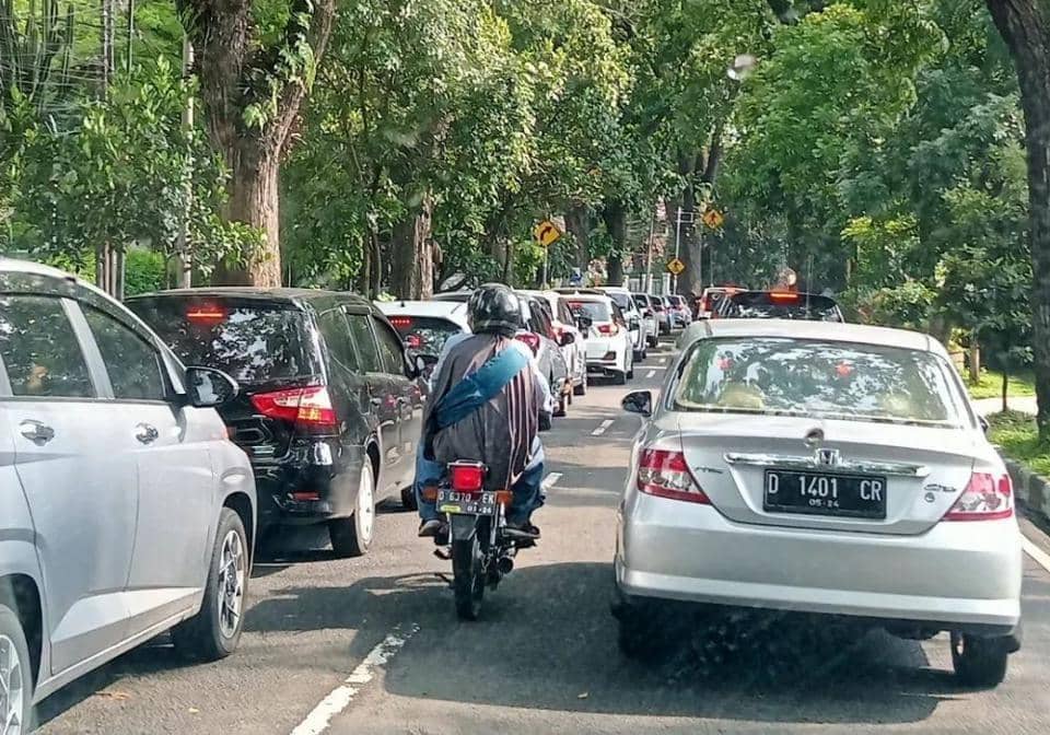 Kualitas Udara Bandung Termasuk Terburuk, Farhan Singgung Soal RTHB