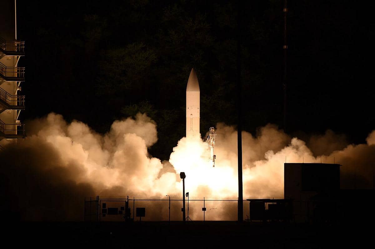 potret peluncuran uji coba prototipe hypersonic glide body atau hulu ledak yang dapat bermanuver ketika menuju target pada tahun 2020 silam