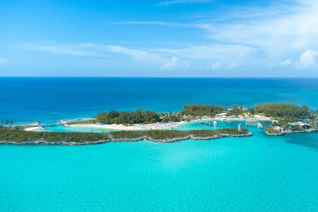 ilustrasi Blue Lagoon Island