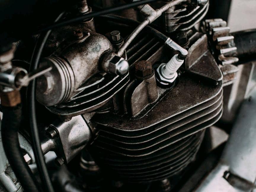 ilustrasi busi pada motor