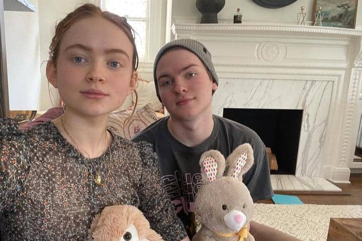 Sadie Sink dan Mitchell Sink