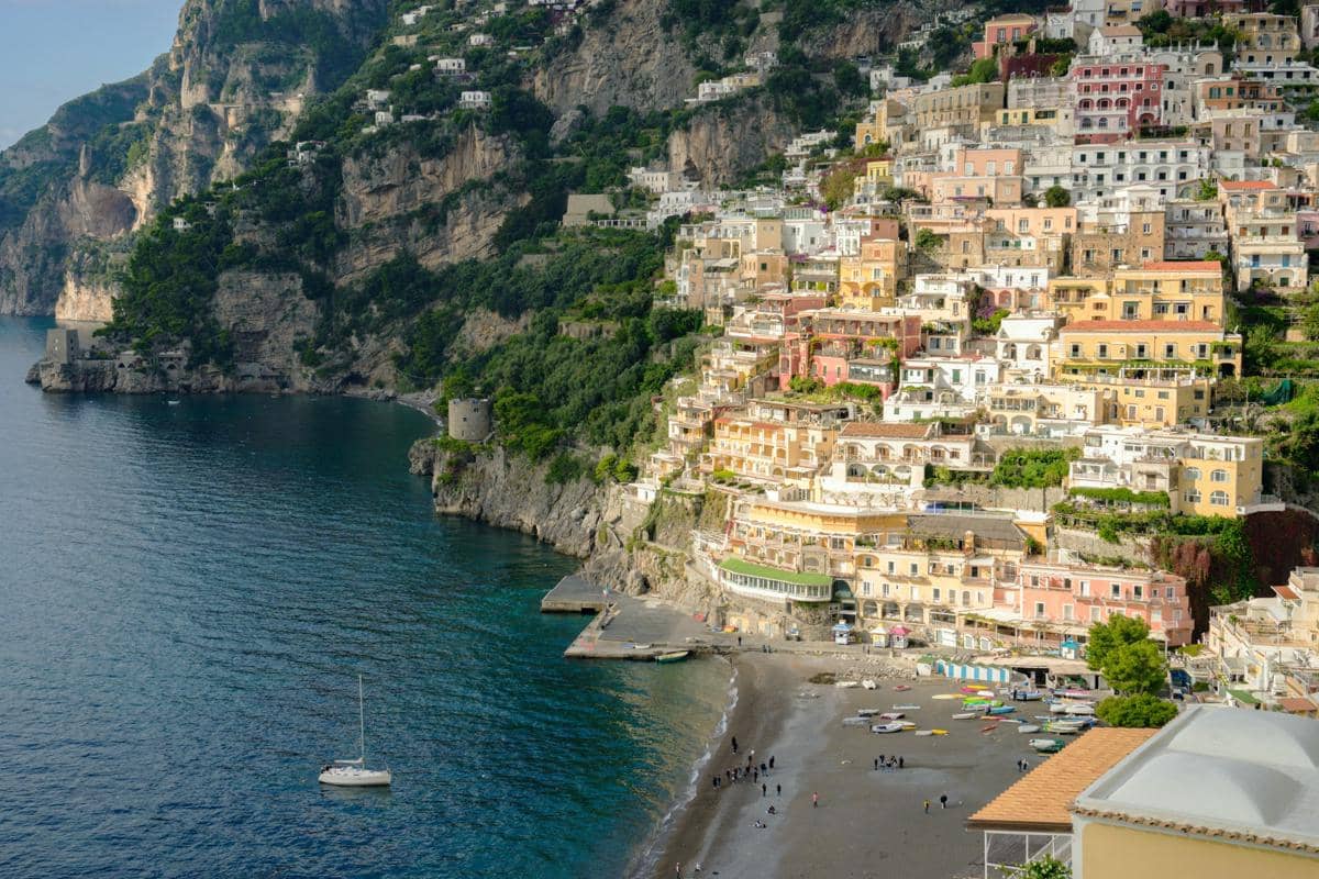 Potret musim panas di Amalfi Coast, Italia