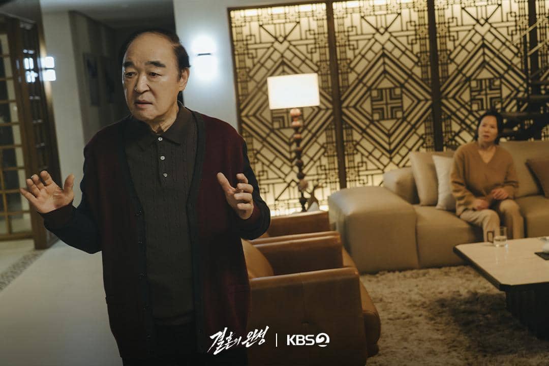 3 Sisi Misterius Ko Dong Chan di The Husband, Mertua Toksik!