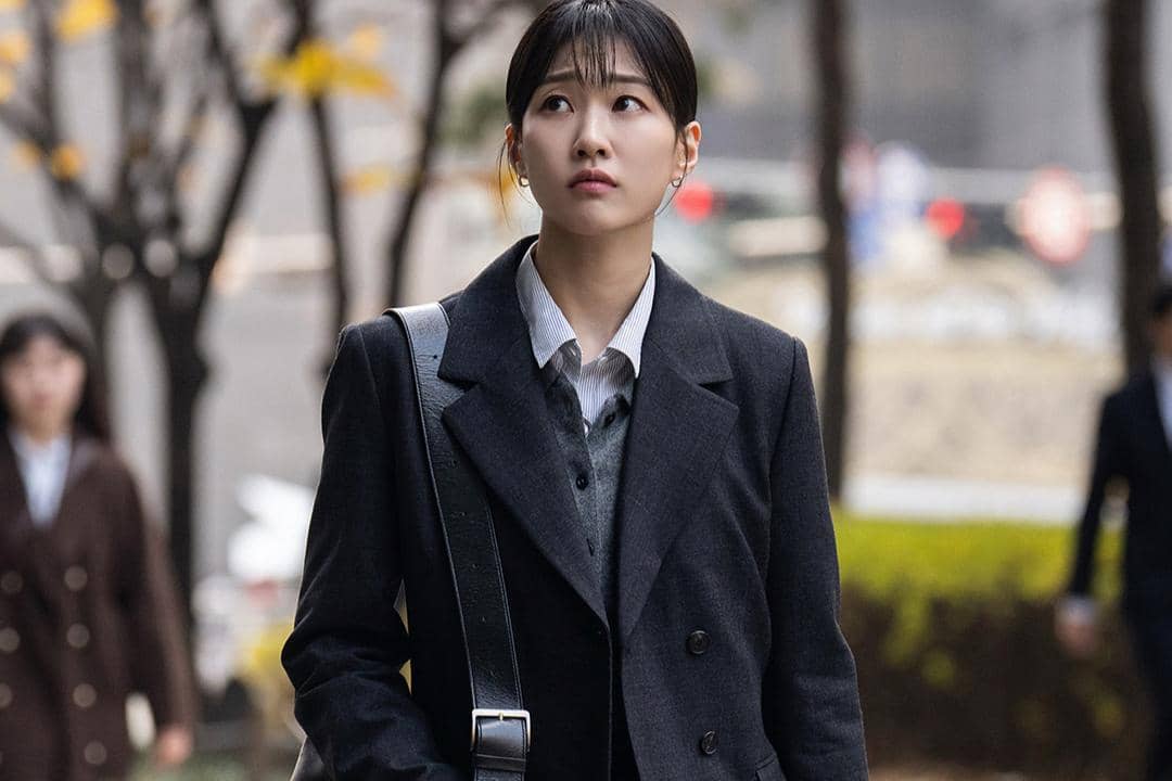 Cuplikan still drama The Apartment Job yang dibagikan melalui akun Instagram resmi JTBC Drama sebagai materi promosi serial.