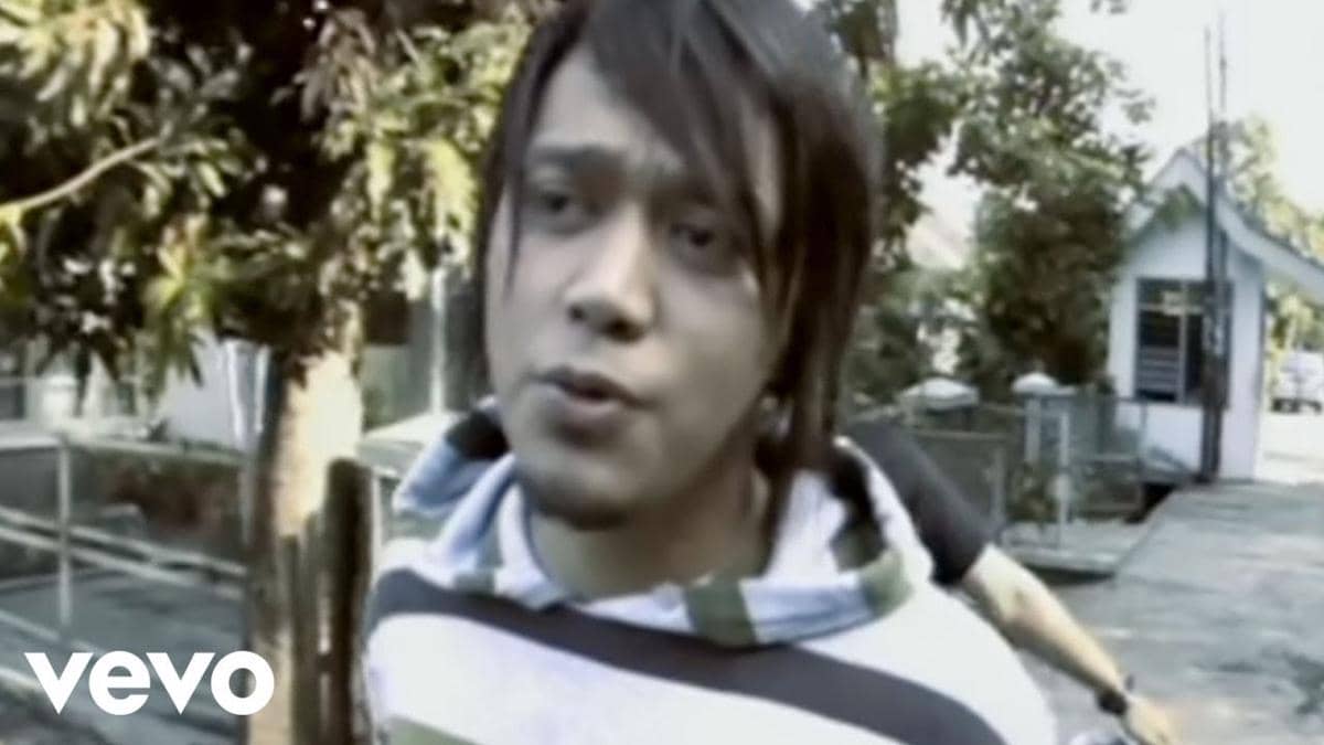 cuplikan video klip "Kehadiranmu"