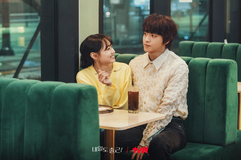 Kang Mi Na dan Won Gyu Bin di drama See You at Work Tomorrow!
