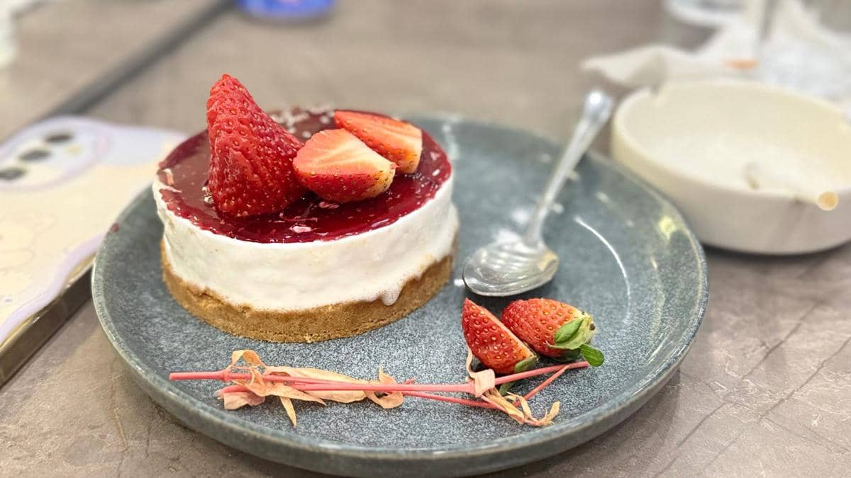 Resep Strawberry Cheese Dessert, Dessert Box Cantik ala Caffee Shop
