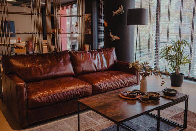 ilustrasi sofa warna cokelat tua