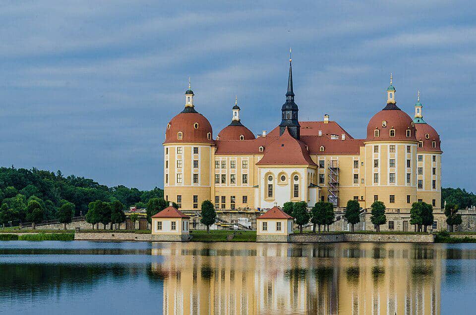 5 Fakta Istana Moritzburg, Istana Barok Megah di Tengah Danau